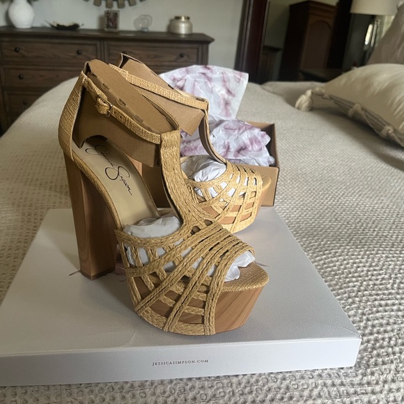 NWT Jessica Simpson Tan Woven Platform T-Strap Wedge Heels - Picture 3 of 4